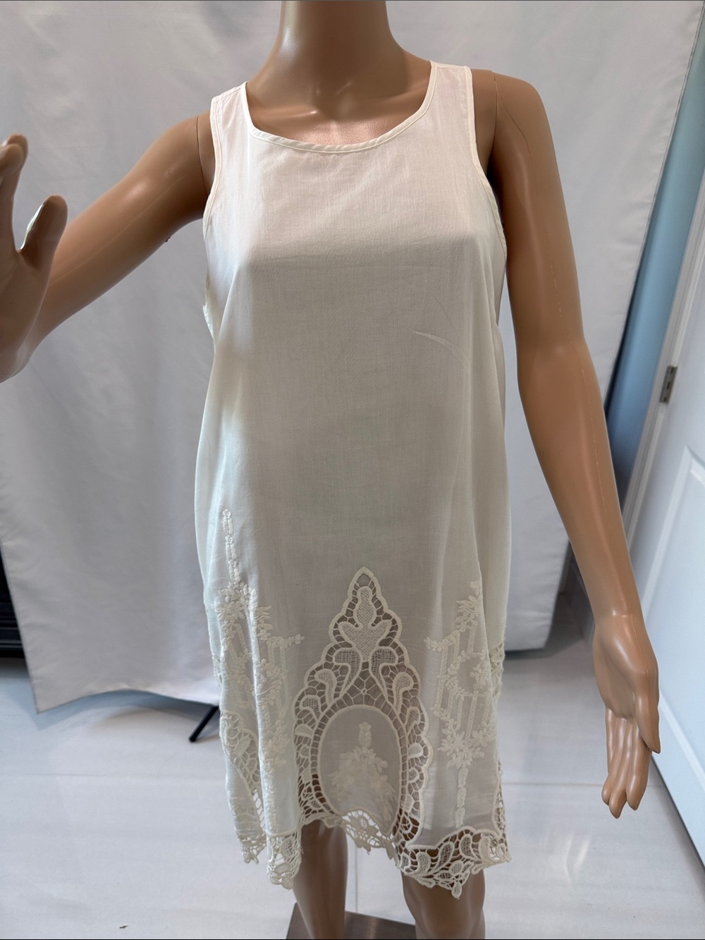 Black Swan Shift Dress with Delicate Embroidery Off White Size M